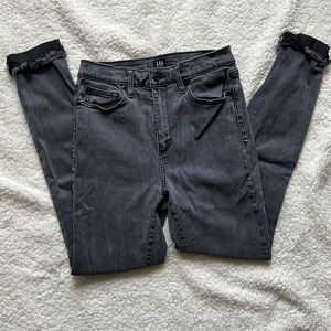👖2/$35 GAP Denim High Rise True Skinny Jeans 27R